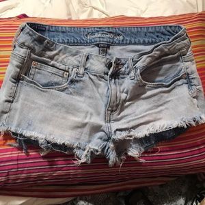 American eagle 🦅 size 8 stretch destroyed shorts